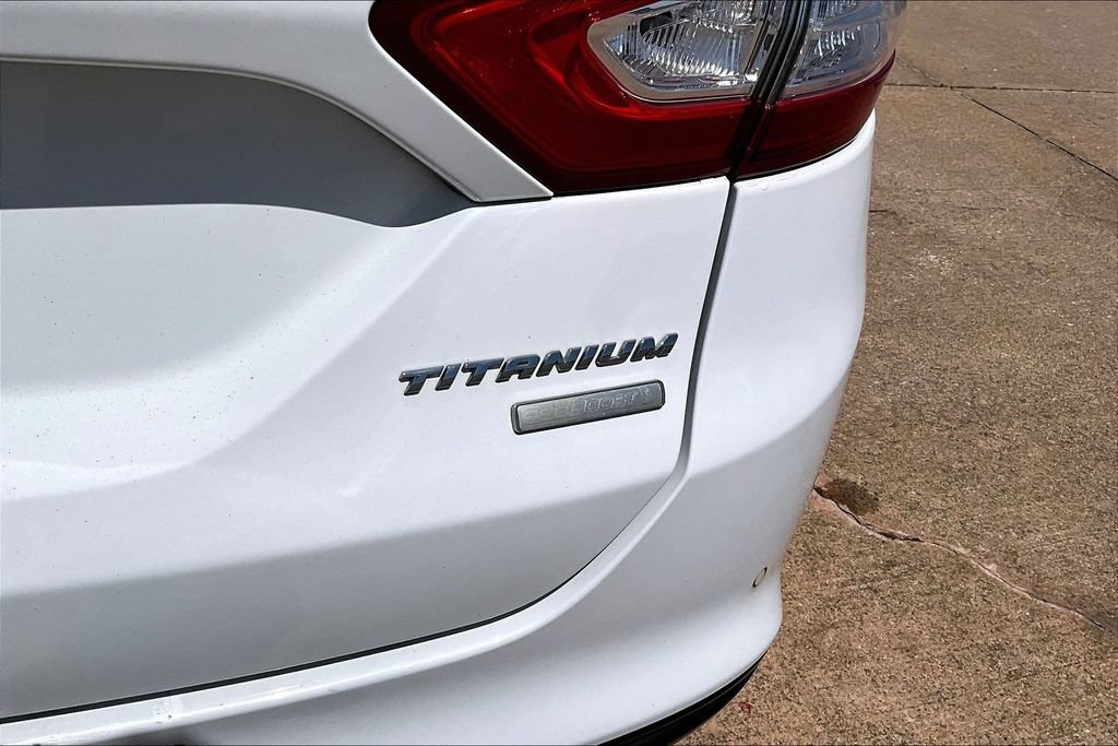 Used 2016 Ford Fusion Titanium FWD image 28