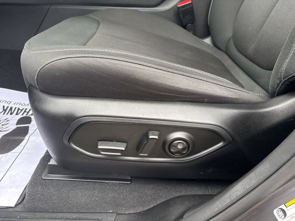Used 2023 Jeep Grand Cherokee Laredo AWD/4WD image 15