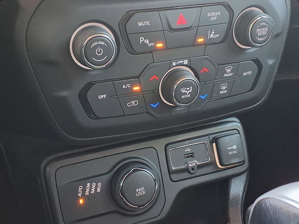 Used 2018 Jeep Renegade Limited w/ UConnect 8.4 Nav Group image 12