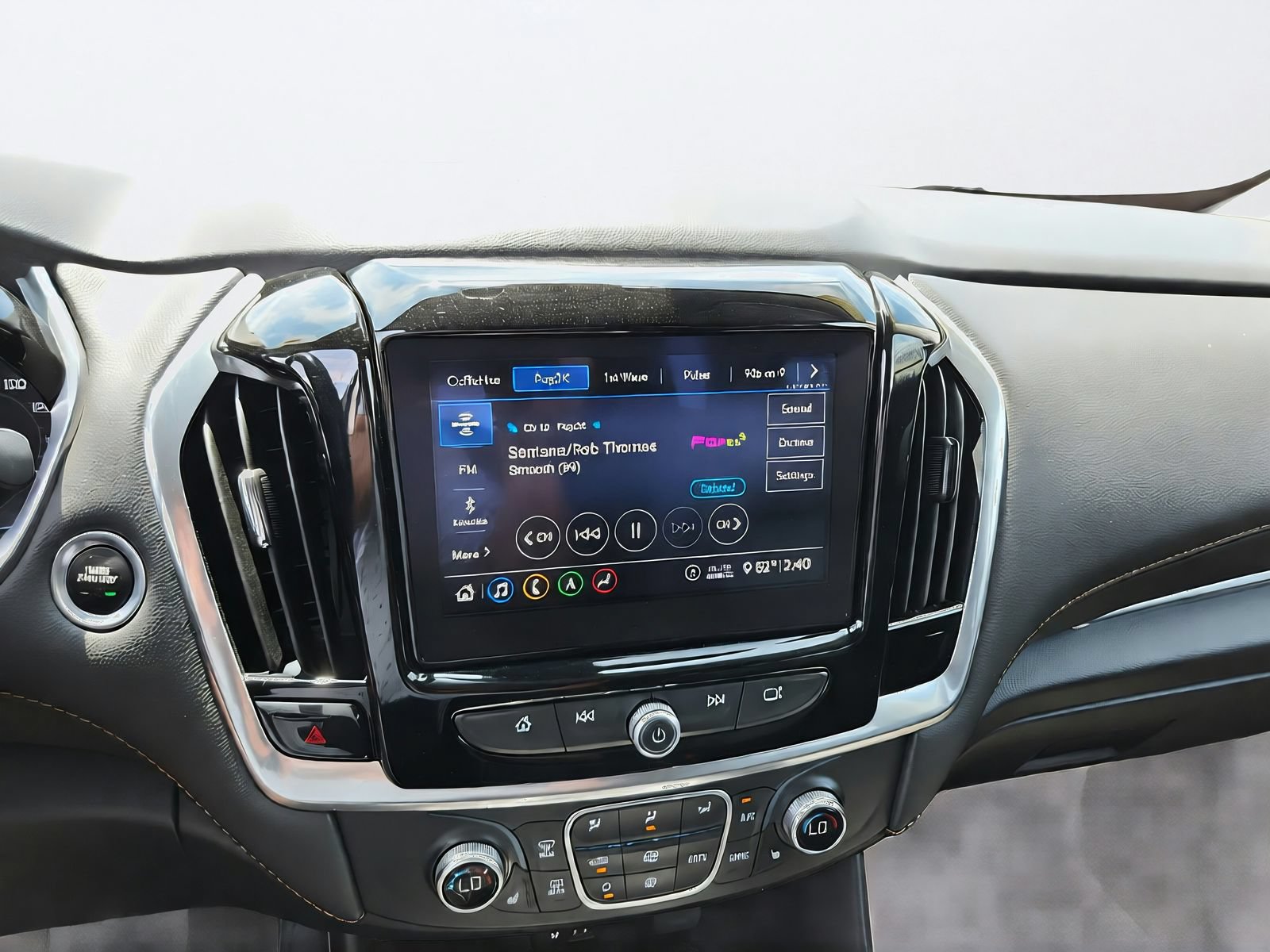 Used 2020 Chevrolet Traverse LT w/ LT Premium Package AWD/4WD image 17