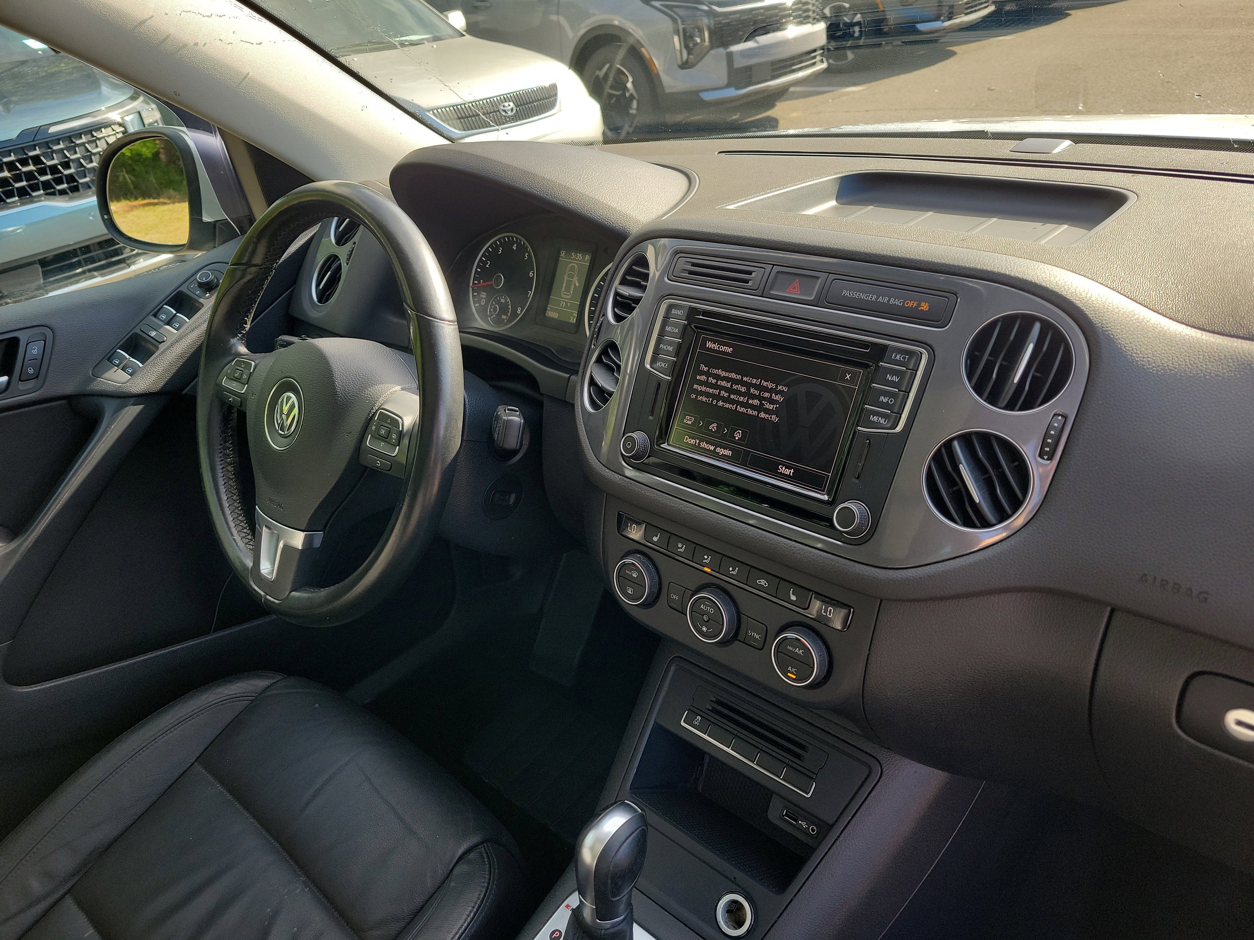 Used 2017 Volkswagen Tiguan SEL image 8