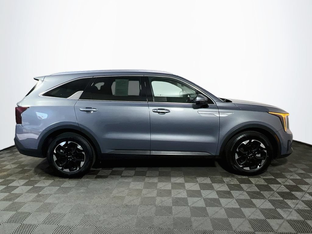 Used 2024 Kia Sorento S FWD image 8