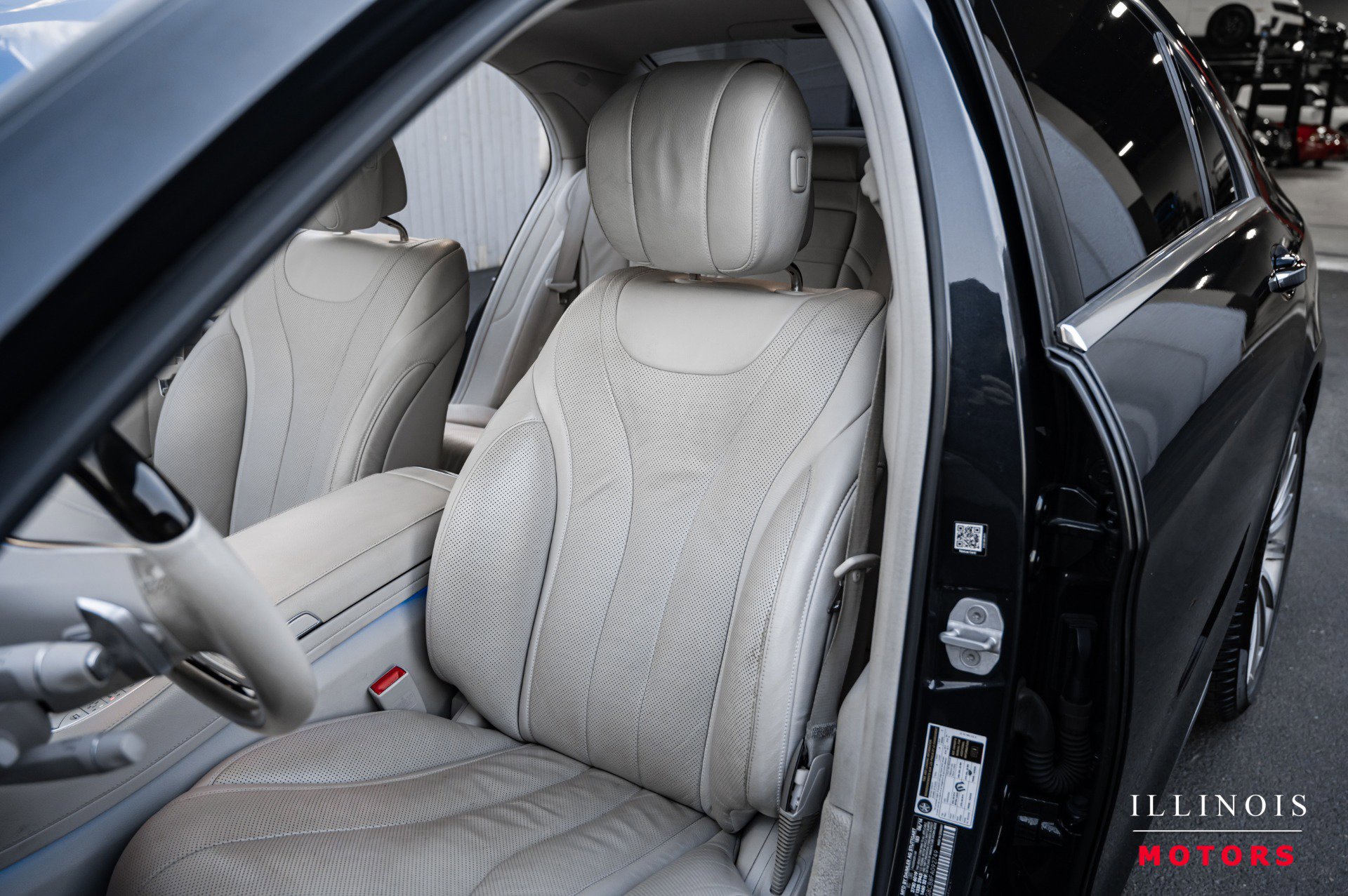 Used 2015 Mercedes-Benz S 550 Sedan w/ Premium 1 Package image 16