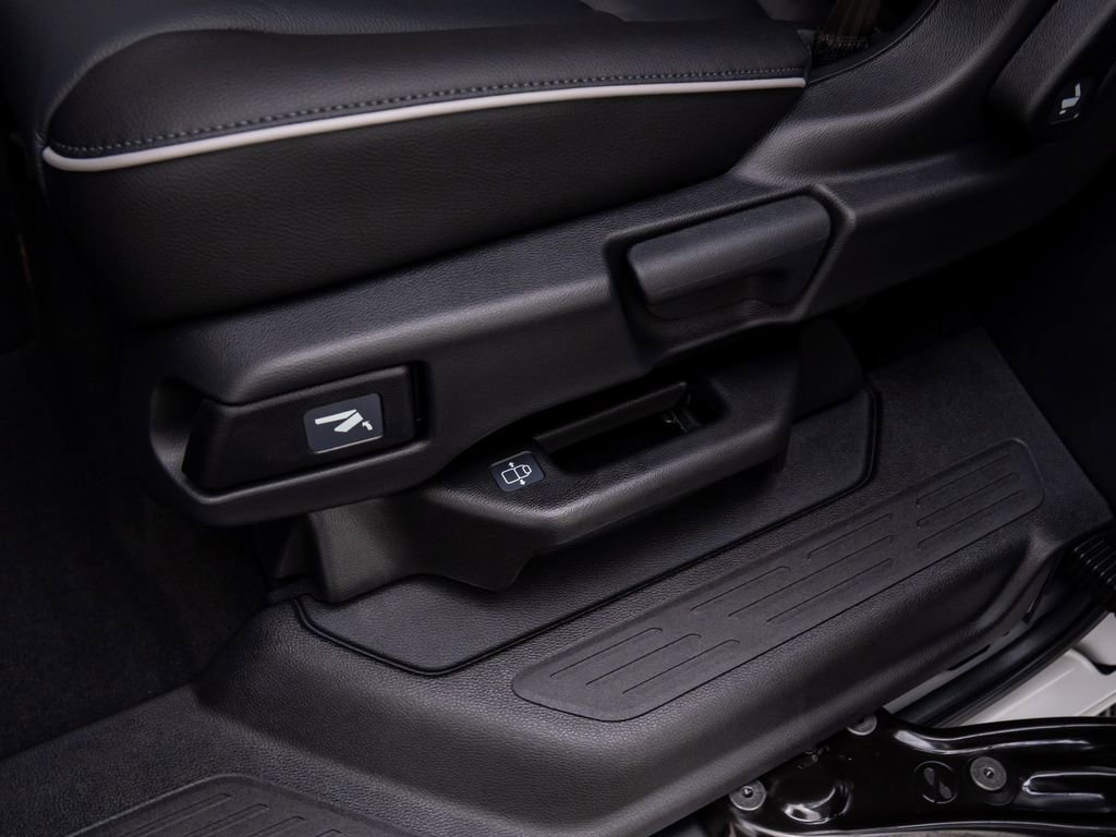 New 2026 Honda Odyssey Touring image 18