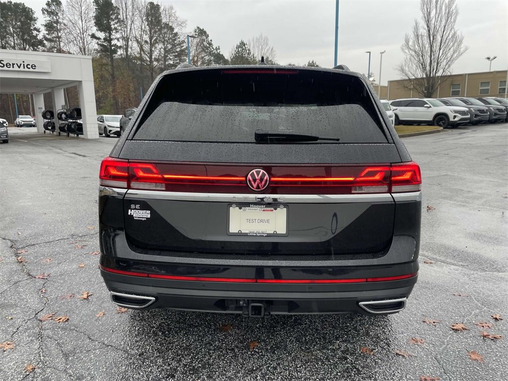 Used 2024 Volkswagen Atlas SE image 4