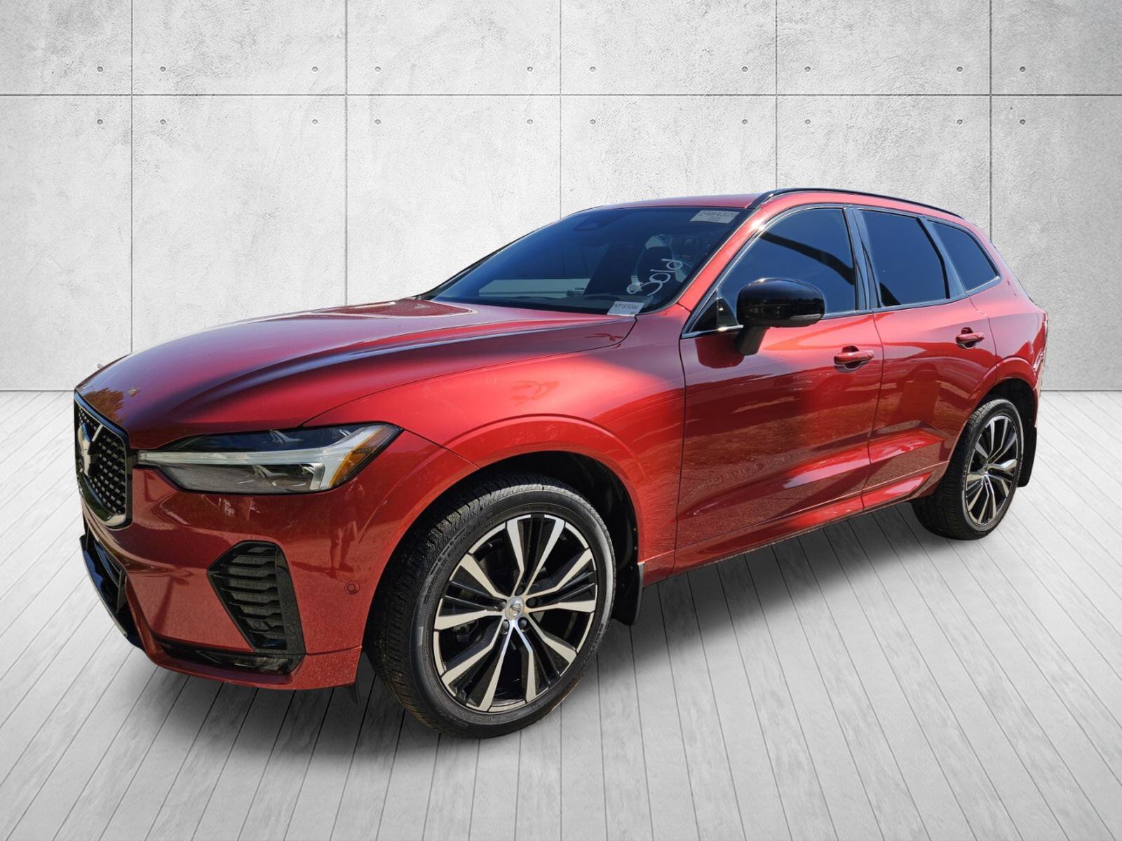 Used 2023 Volvo XC60 B5 Plus w/ Protection Package Premier AWD/4WD image 6