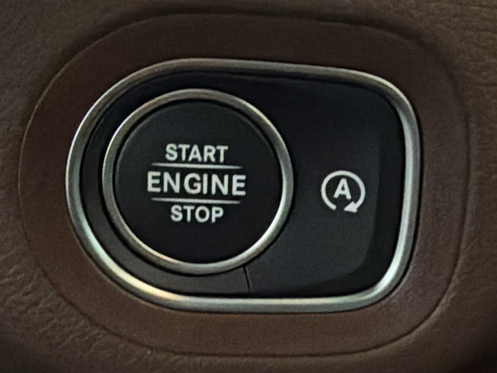Used 2026 Mercedes-Benz GLS 450 4MATIC image 32