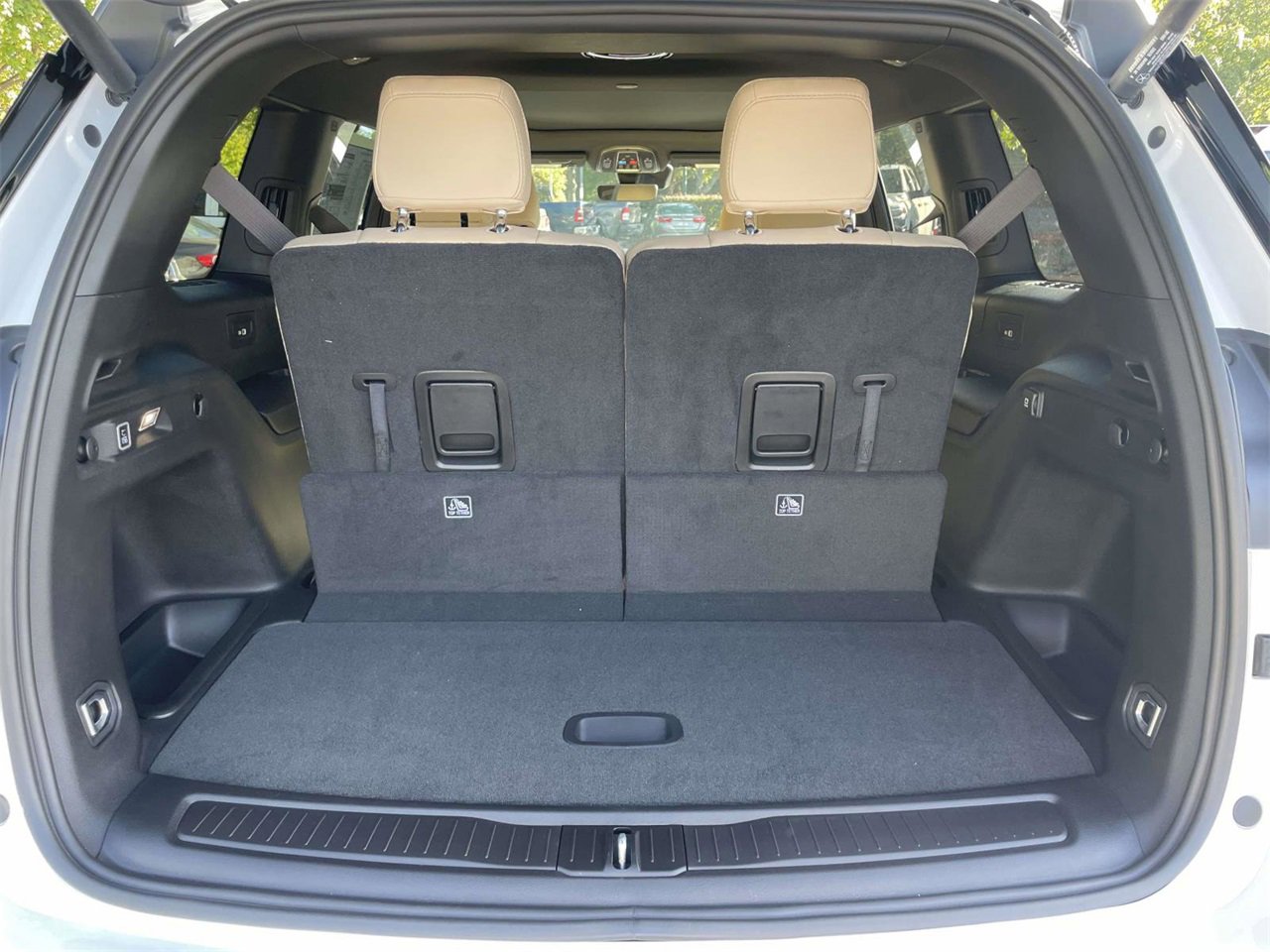 New 2025 Jeep Grand Cherokee L Limited w/ Black Appearance Package image 32