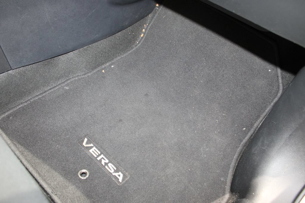 Used 2021 Nissan Versa SV FWD image 36