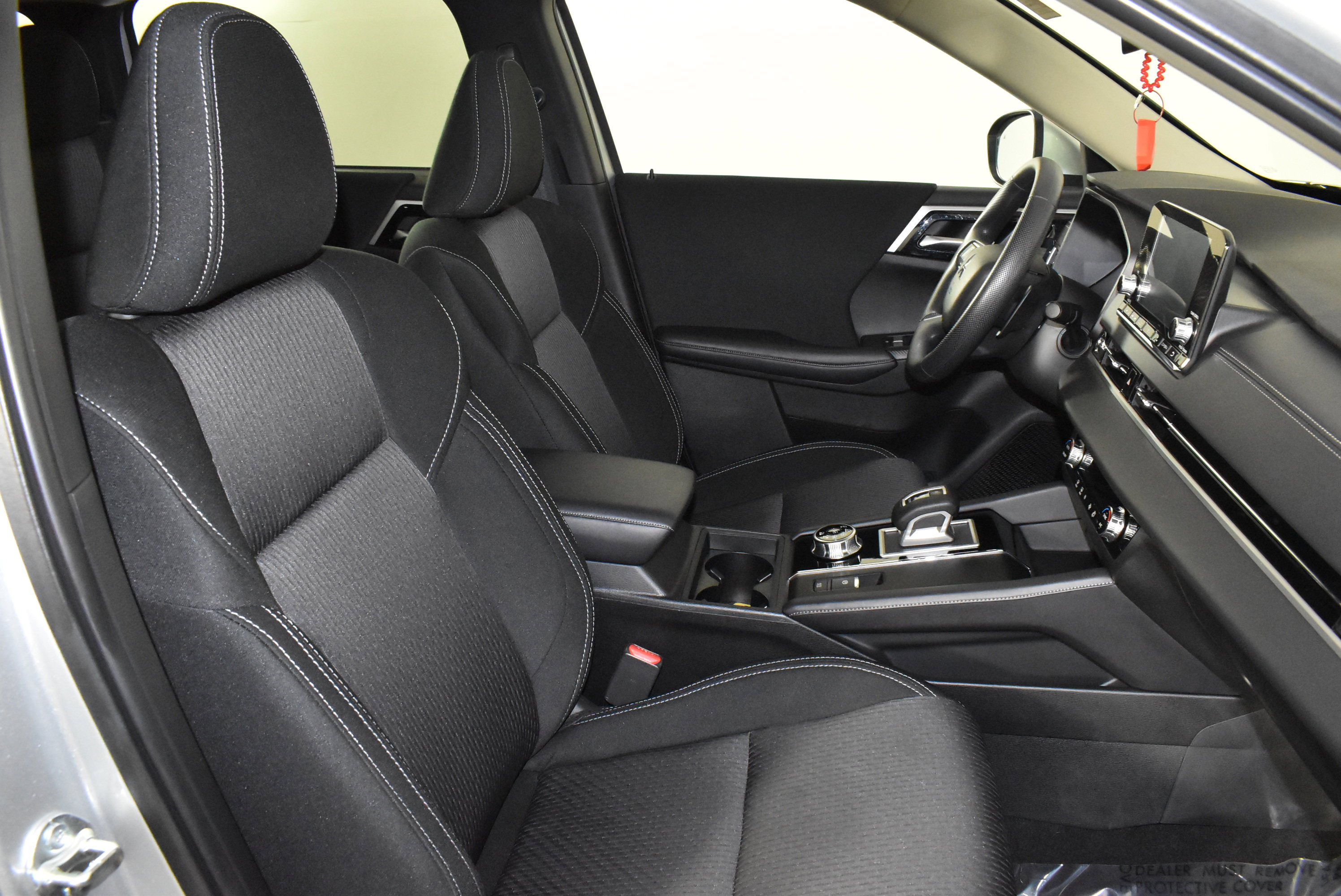 Used 2024 Mitsubishi Outlander ES image 42