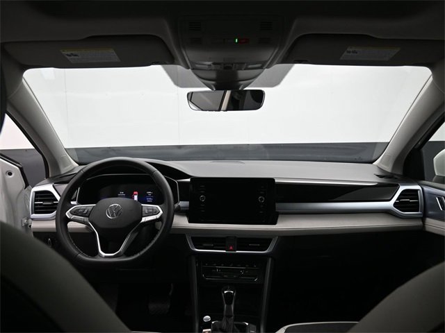 Used 2025 Volkswagen Taos SE w/ Panoramic Sunroof Package image 29