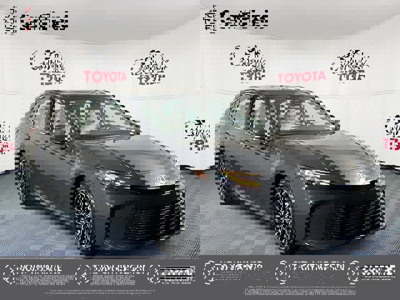 Used 2025 Toyota Camry XLE image 1