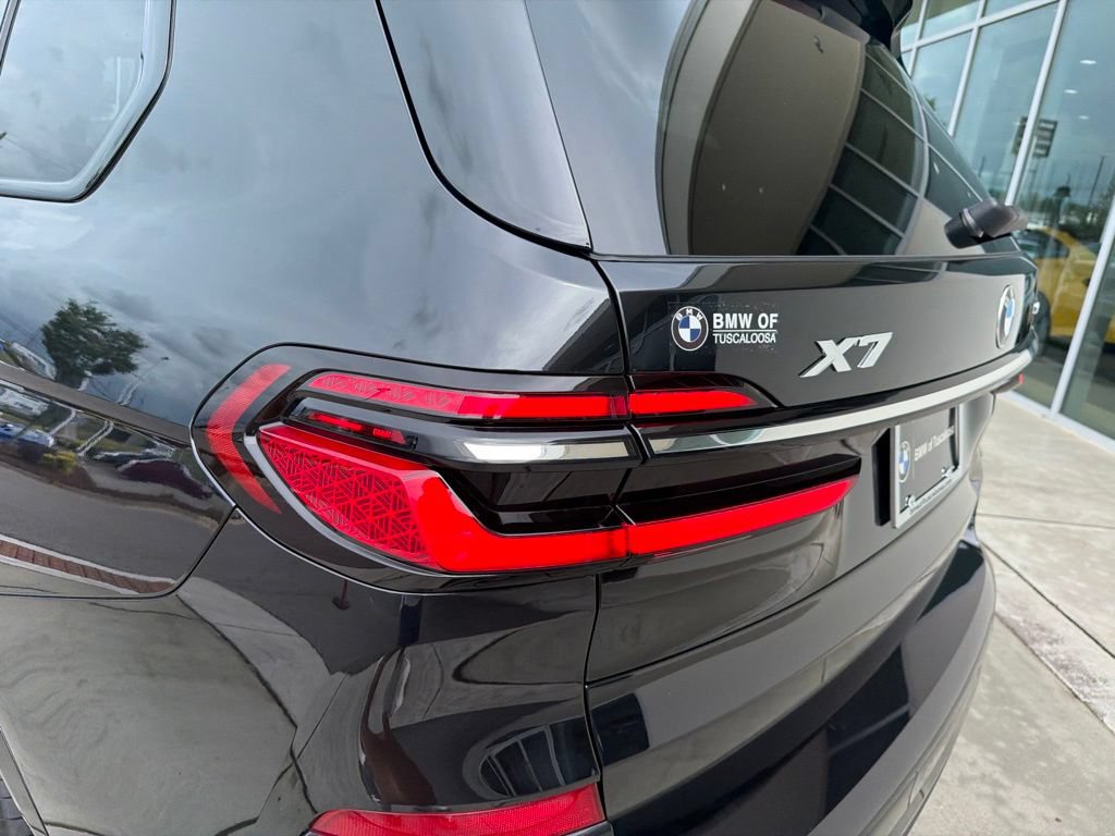 Used 2025 BMW X7 xDrive40i w/ M Sport Package AWD/4WD image 15