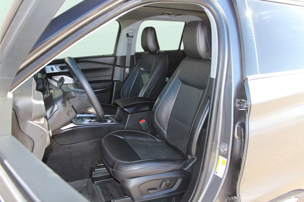 Used 2024 Ford Explorer Limited w/ Limited Technology Package image 14