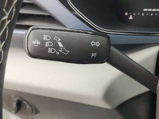 Used 2023 Volkswagen Taos SE FWD image 23
