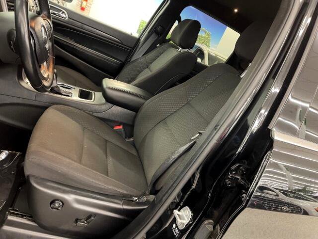 Used 2021 Jeep Grand Cherokee Laredo image 11