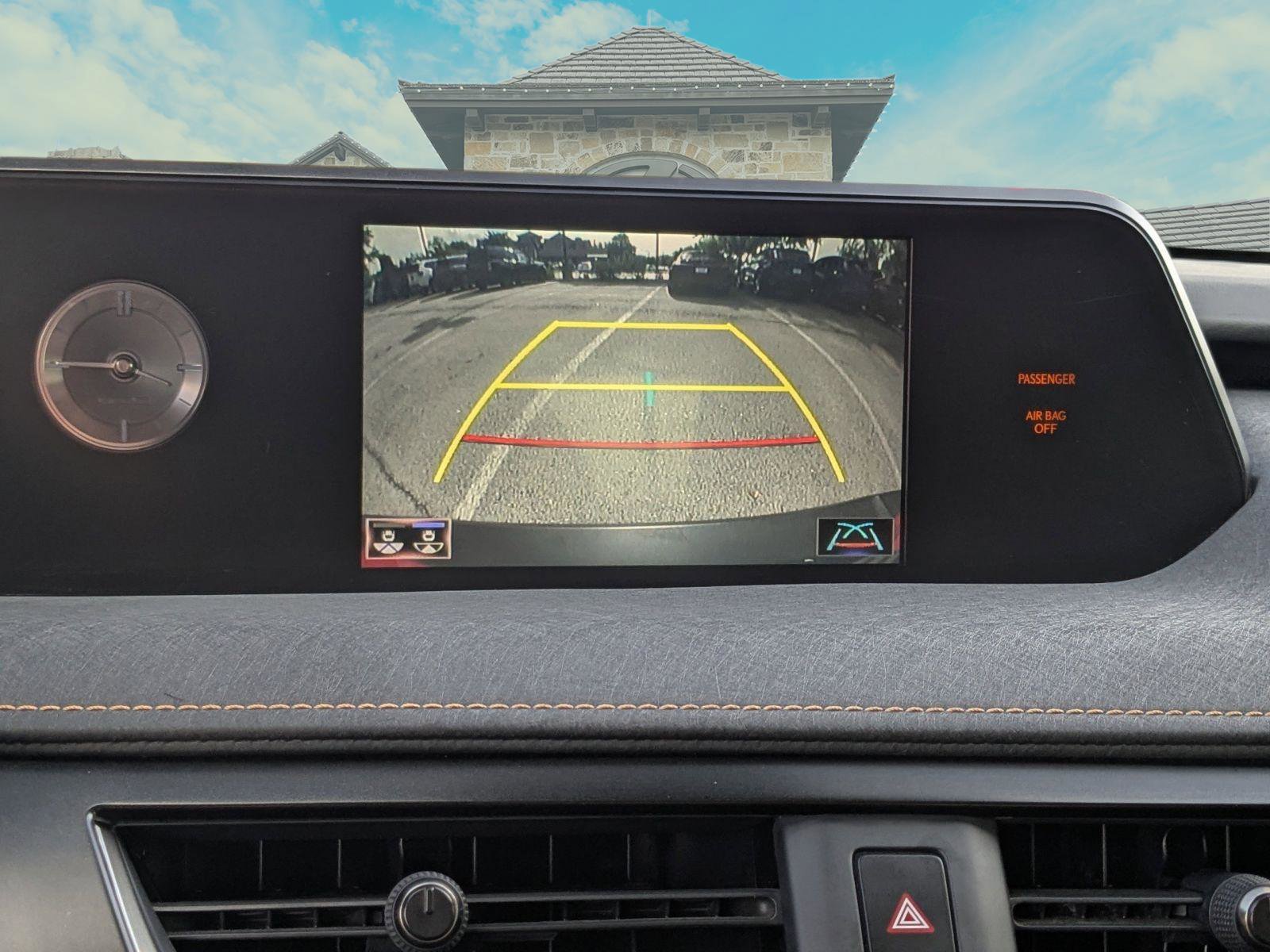 Used 2020 Lexus UX 250h w/ Premium Package image 15