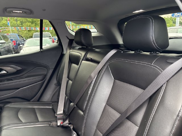Used 2022 GMC Terrain SLT w/ LPO, Floor Liner Package AWD/4WD image 21