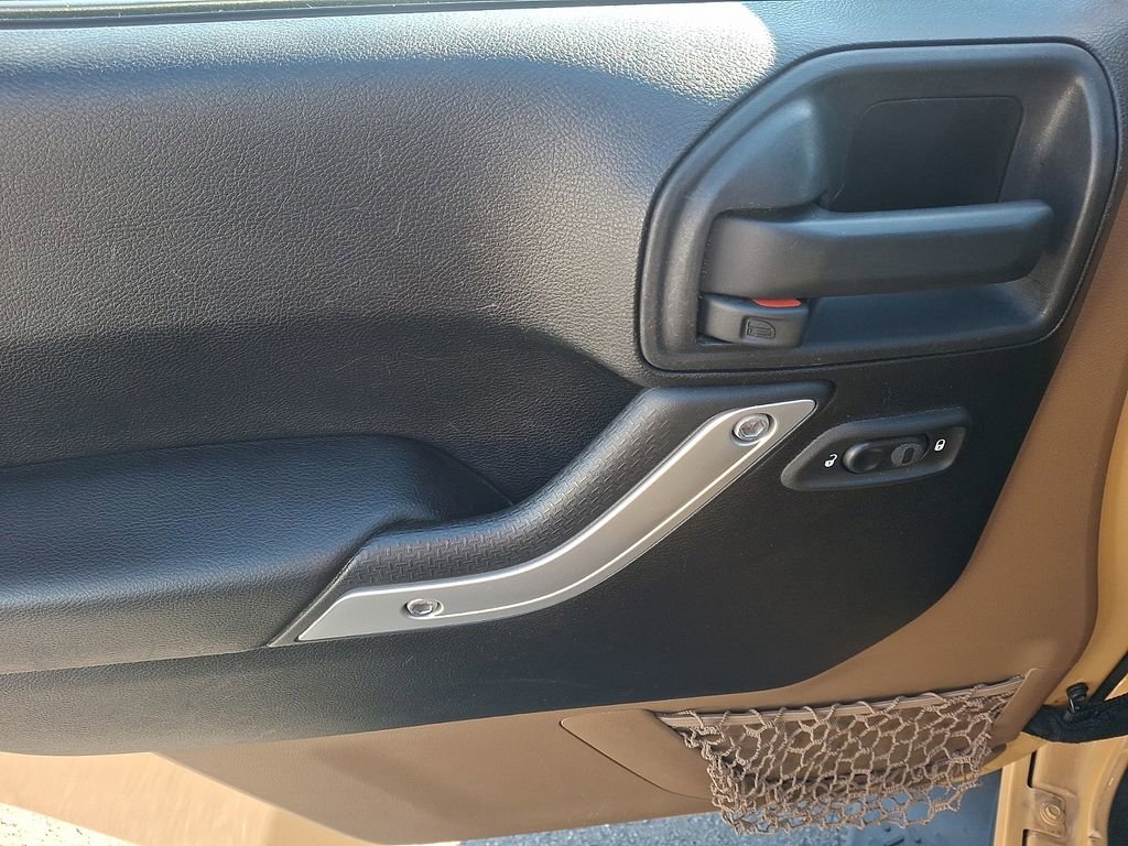 Used 2013 Jeep Wrangler Sahara w/ Dual Top Group image 12