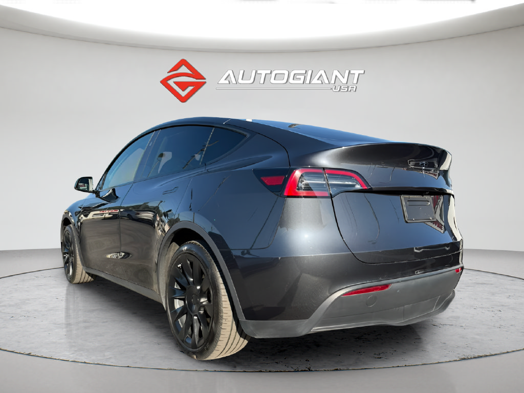 Used 2024 Tesla Model Y Long Range RWD image 4