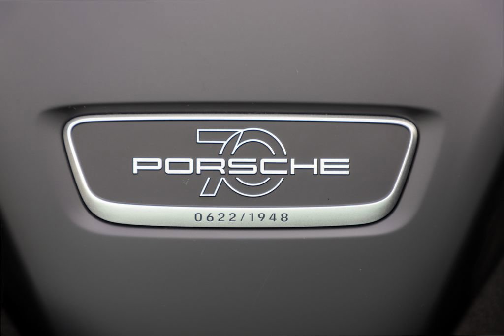 Used 2019 Porsche 911 Speedster image 9