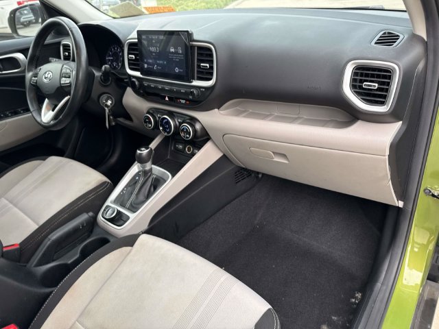 Used 2022 Hyundai Venue SEL FWD image 17