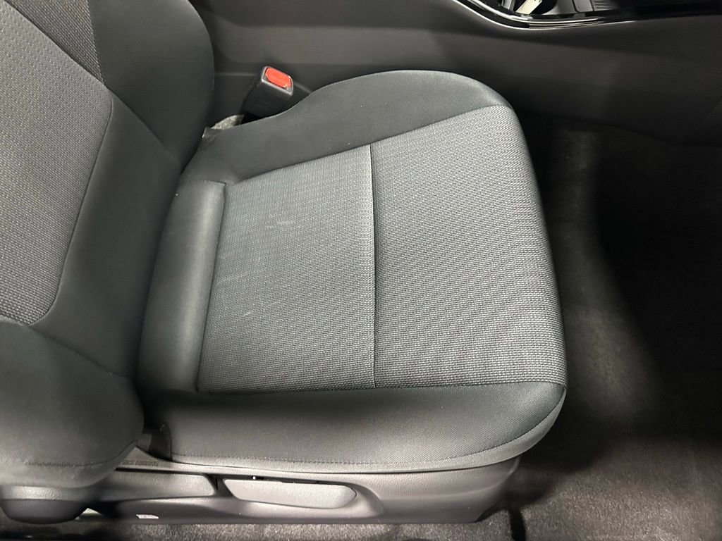 Used 2025 Toyota Prius LE FWD image 60