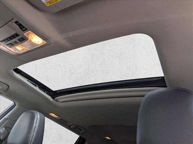 Used 2017 Toyota Highlander SE image 18