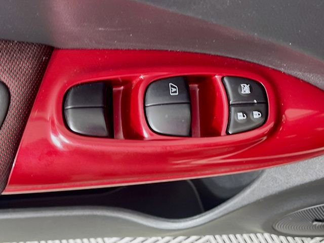 Used 2016 Nissan Juke SL image 19