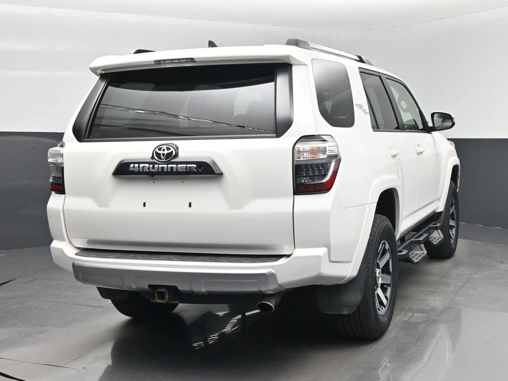 Used 2018 Toyota 4Runner TRD Off-Road Premium AWD/4WD image 11