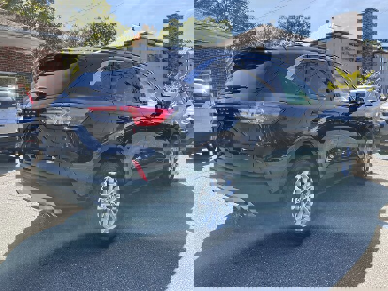 Used 2020 Ford Escape SE image 5