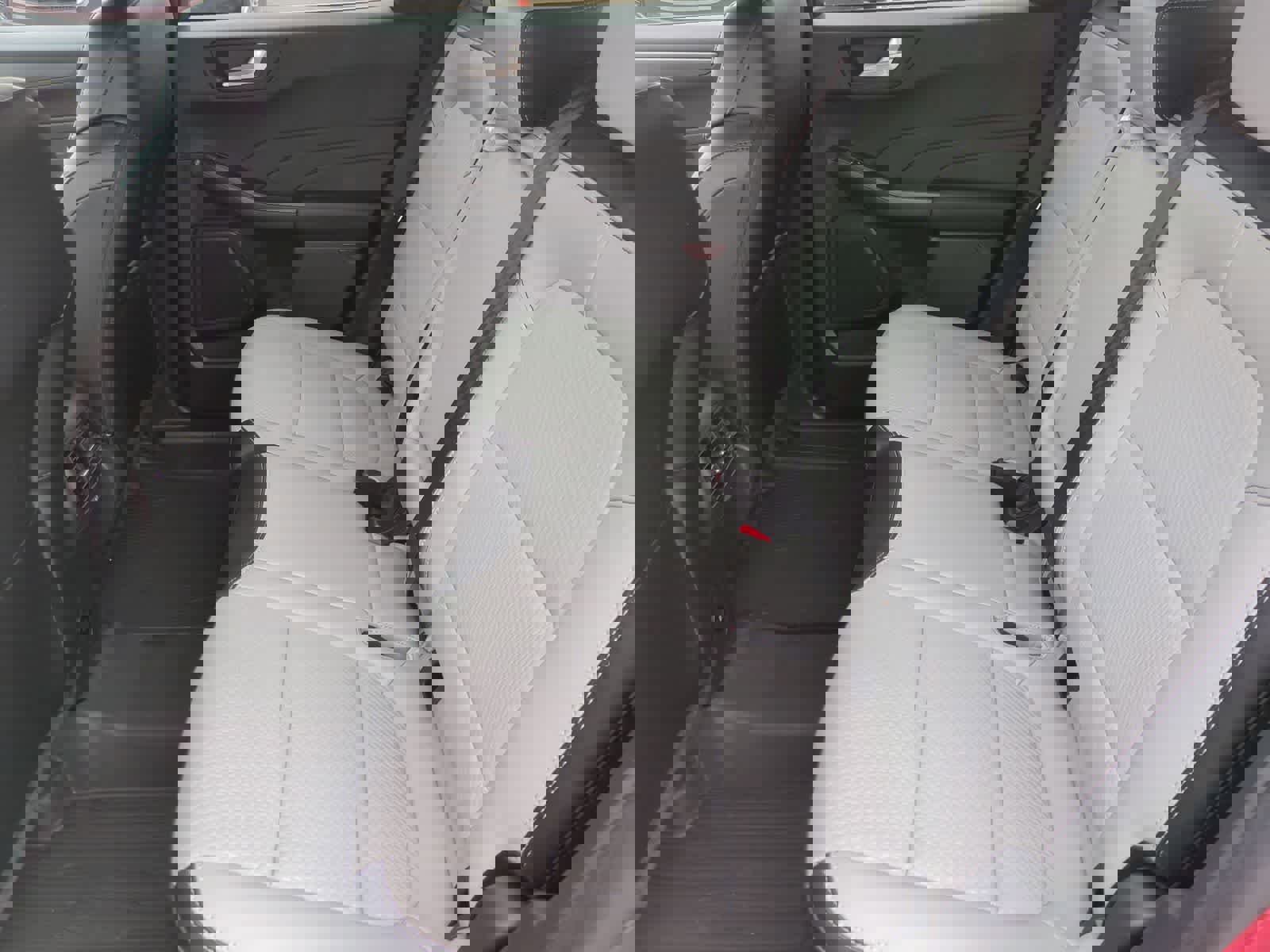 Certified 2025 Ford Escape SE w/ Class II Trailer Tow Package FWD image 19