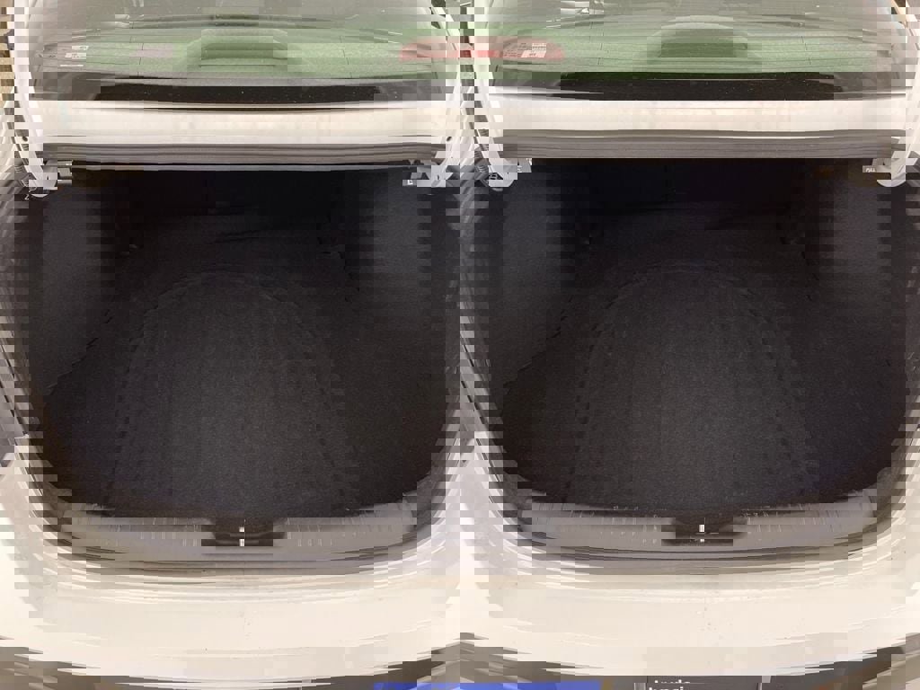 Certified 2025 Hyundai Elantra SEL FWD image 10