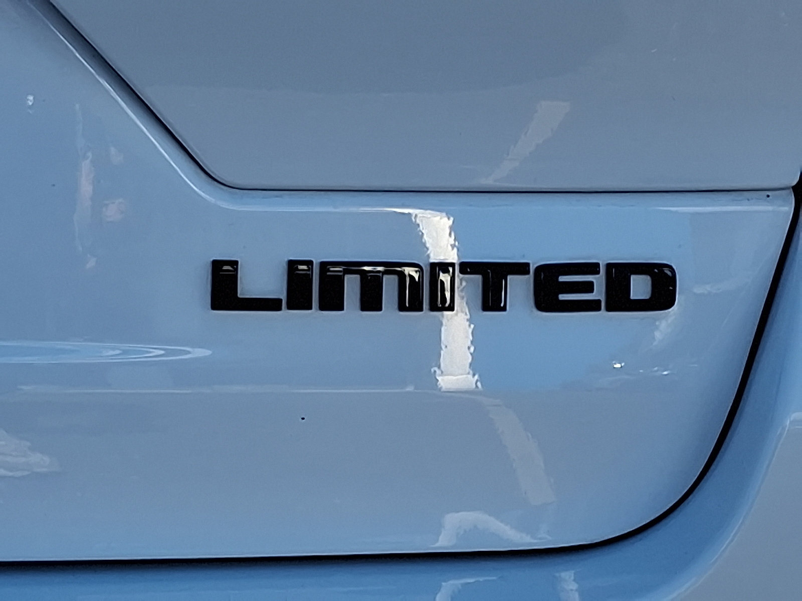Used 2023 Jeep Grand Cherokee Limited w/ Black Appearance Package AWD/4WD image 30