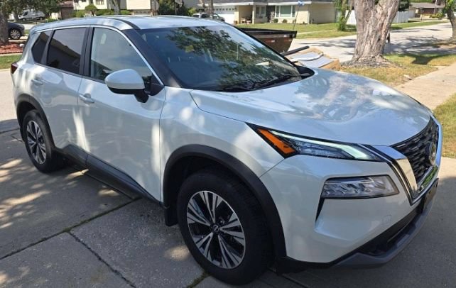 Used 2023 Nissan Rogue SV AWD/4WD image 2