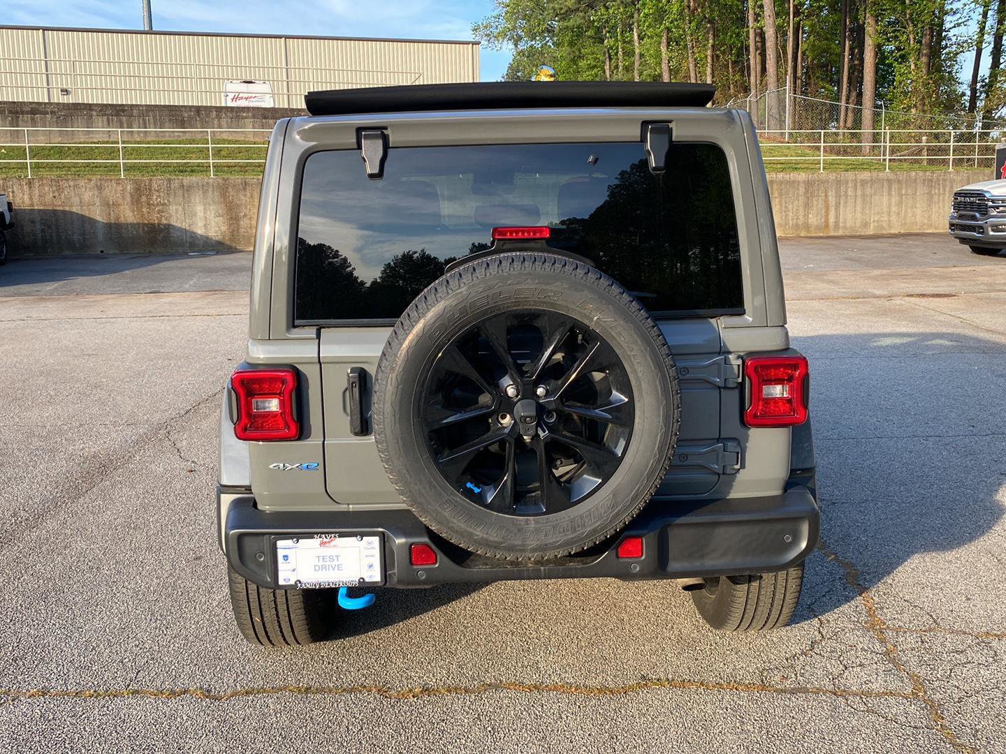 Certified 2023 Jeep Wrangler Sahara w/ Cold Weather Group image 7