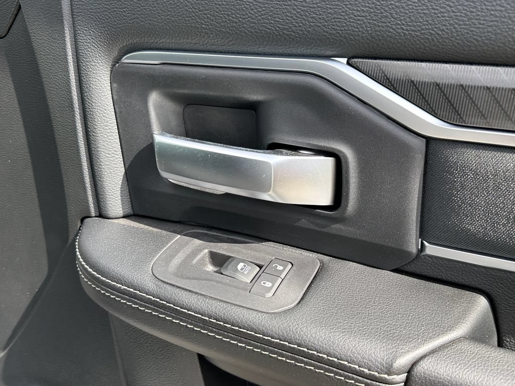 New 2026 RAM 2500 Big Horn AWD/4WD image 16