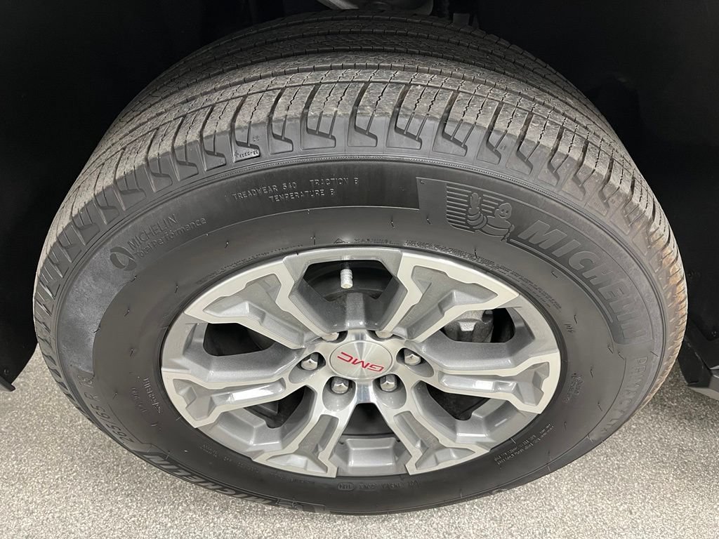 Used 2024 GMC Yukon SLE AWD/4WD image 15