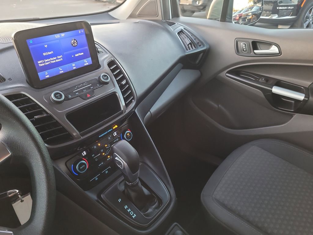 Used 2022 Ford Transit Connect XLT image 18