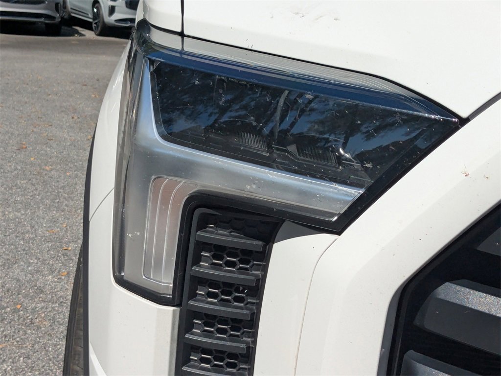 Used 2022 Toyota Tundra SR5 w/ SR5 Convenience Package image 9