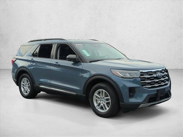 Used 2025 Ford Explorer Active RWD image 3