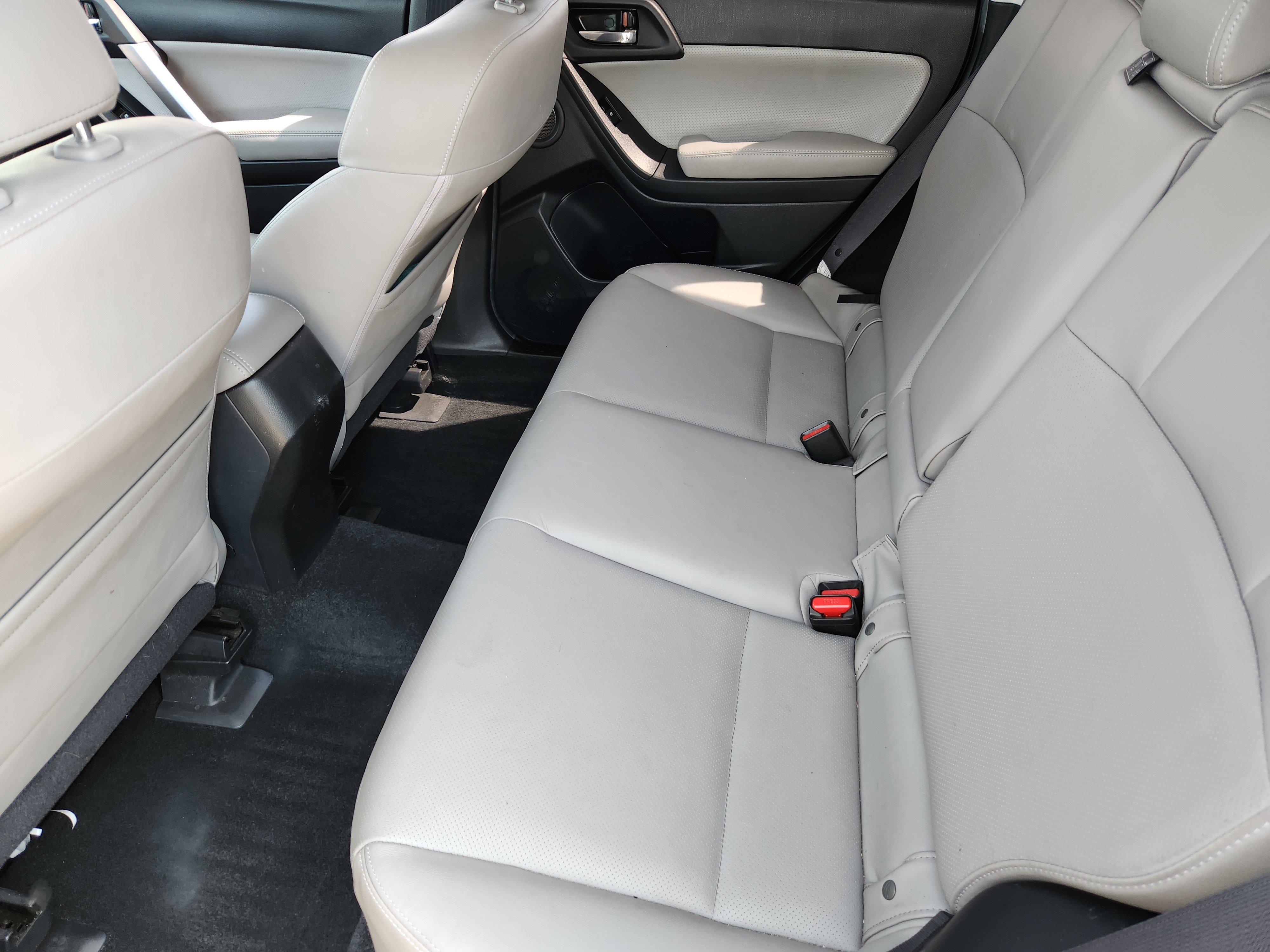 Used 2015 Subaru Forester 2.5i Limited AWD/4WD image 9