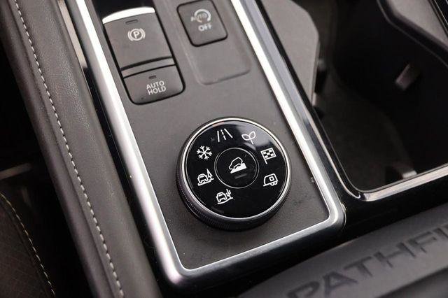 Used 2025 Nissan Pathfinder SL w/ SL Premium Package image 21