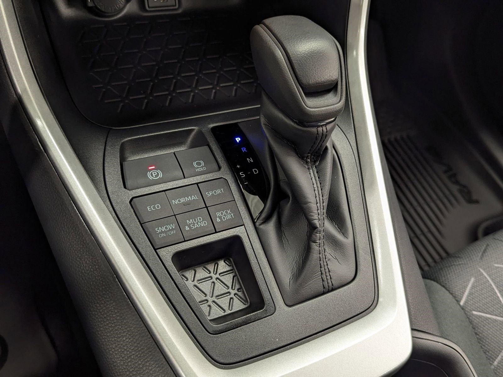 New 2025 Toyota RAV4 XLE image 15