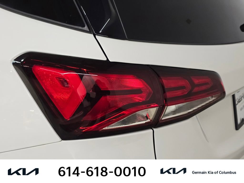 Used 2023 Chevrolet Equinox LT AWD/4WD image 16