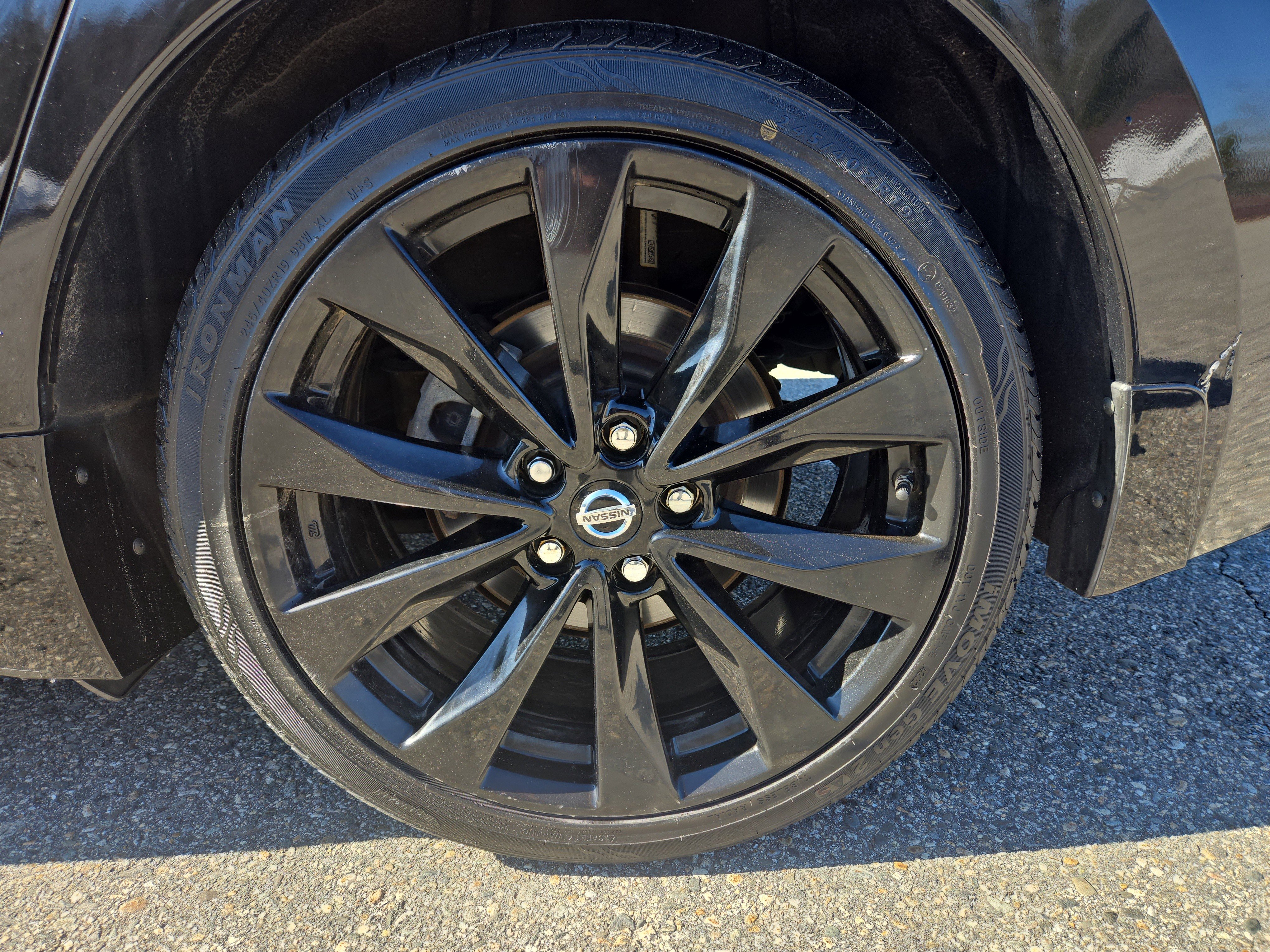 Used 2018 Nissan Maxima SR w/ Midnight Edition image 12