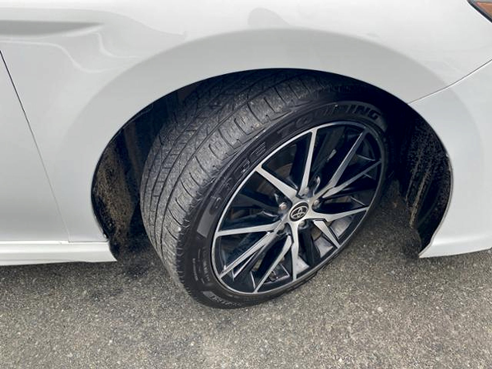 Used 2023 Toyota Camry SE FWD image 13