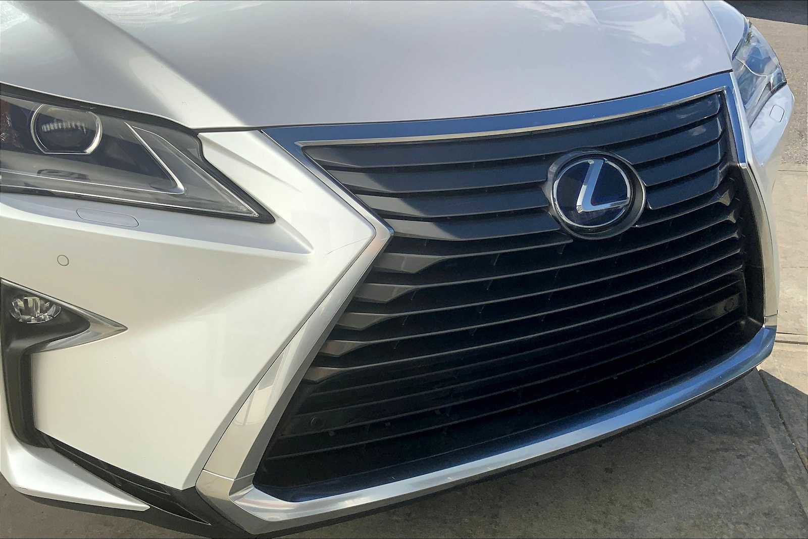 Used 2017 Lexus RX 450h AWD image 31