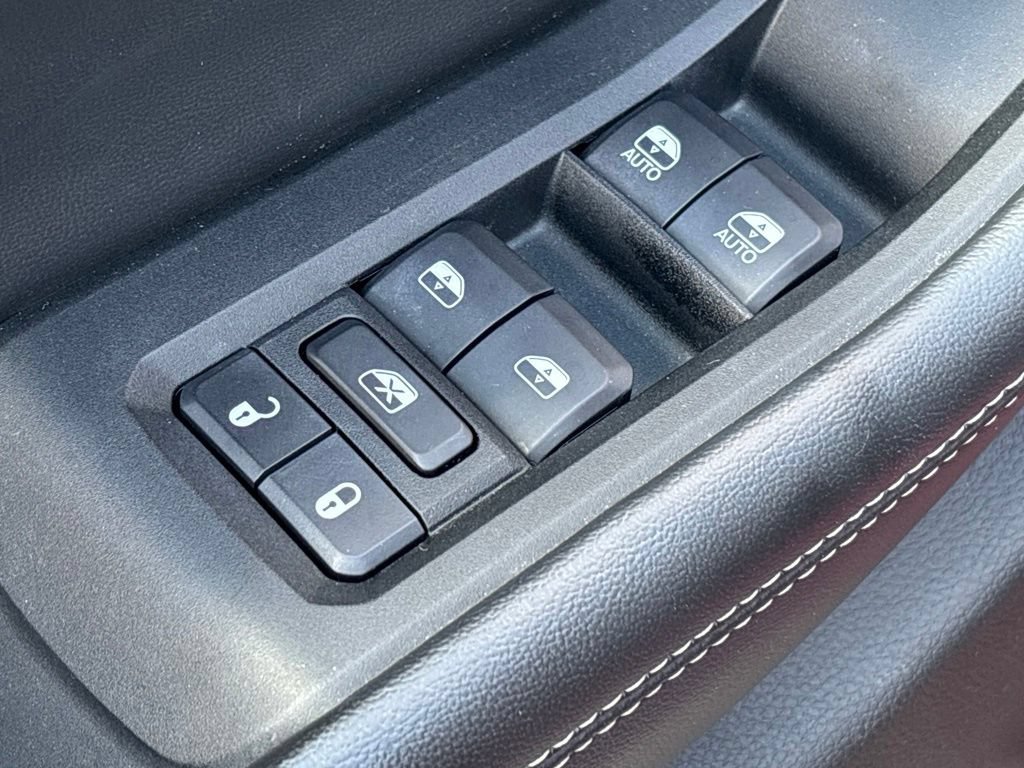Used 2023 Jeep Grand Cherokee L Laredo AWD/4WD image 21