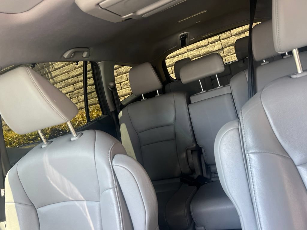 Used 2019 Honda Pilot Touring image 16